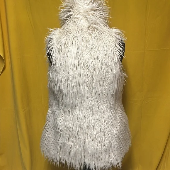 INC SHAGGY BOHO FAUX FUR VEST NWOT  MEDIUM - Picture 2 of 11